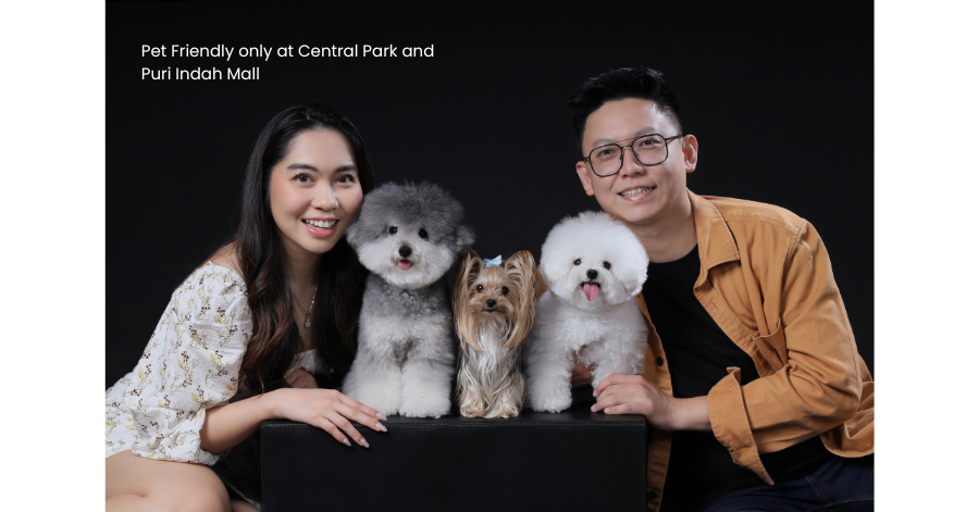Silde #4 - Foto Keluarga dengan Pets
